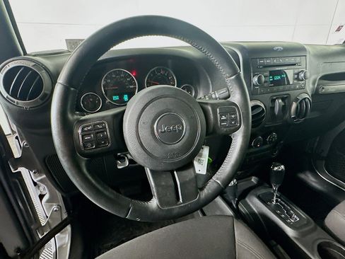 Used 2016 Jeep Wrangler Sport w/ Quick Order Package 24S AWD/4WD image 17