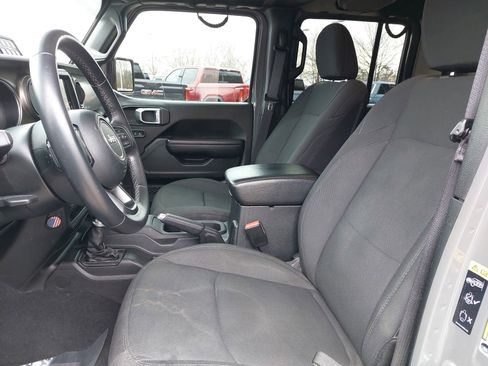 Used 2021 Jeep Gladiator Sport image 16