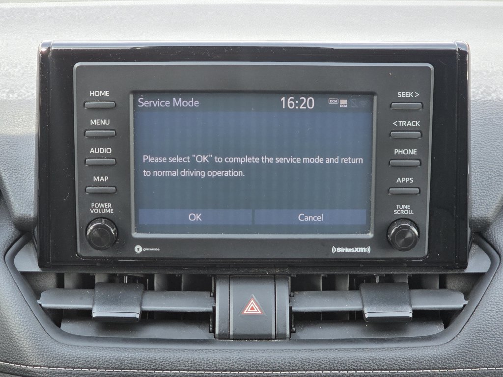 Used 2021 Toyota RAV4 XLE FWD image 17