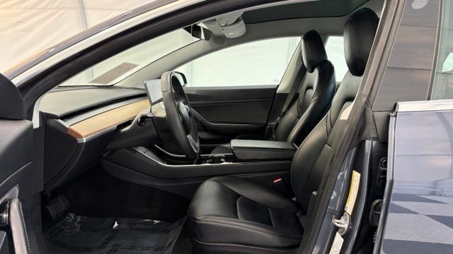 Used 2020 Tesla Model 3 Standard Range Plus RWD image 11