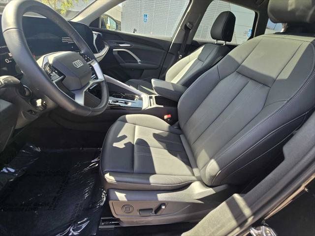 Used 2025 Audi Q5 Premium w/ Convenience Package AWD/4WD image 24