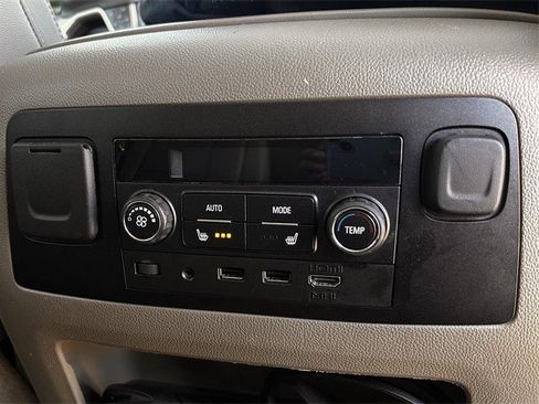 Used 2018 GMC Yukon SLT w/ Open Road Package image 33