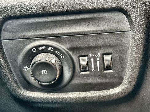 Used 2022 Jeep Grand Cherokee L Limited AWD/4WD image 25