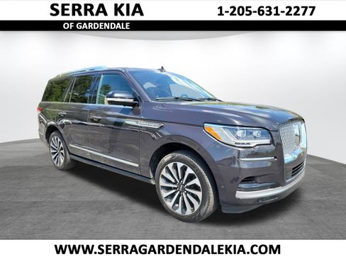 Used 2023 Lincoln Navigator Reserve image 1