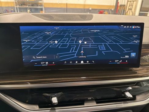 Used 2025 BMW X5 xDrive50e image 28