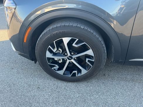 Certified 2024 Kia Sportage EX image 10