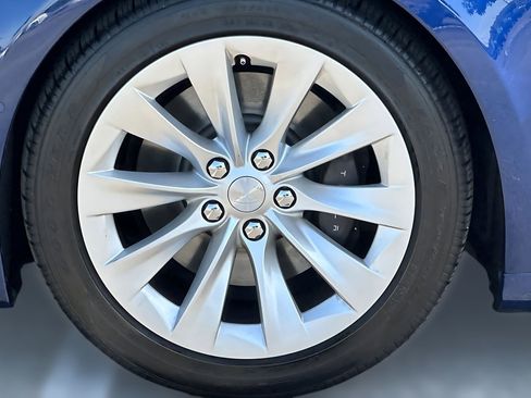 Used 2017 Tesla Model S 75 RWD image 11