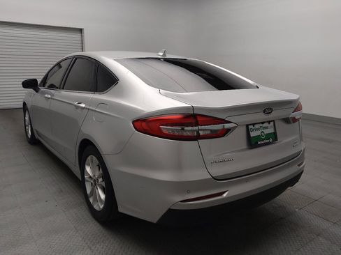 Used 2019 Ford Fusion SE FWD image 5