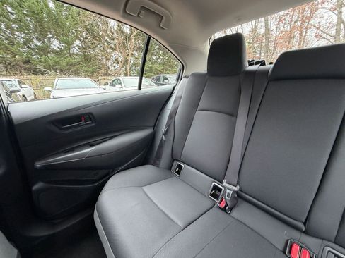 Used 2025 Toyota Corolla LE image 37