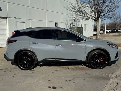 Used 2023 Nissan Murano SV w/ SV Midnight Edition Package image 9