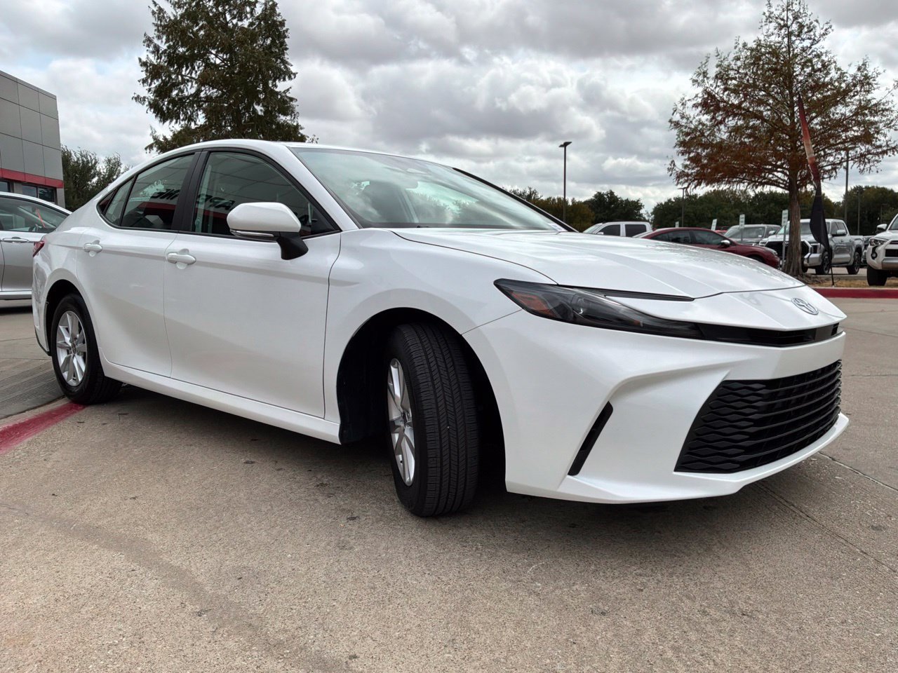 Used 2026 Toyota Camry LE FWD image 4