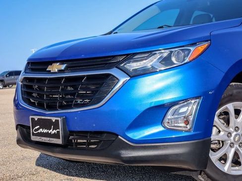 Used 2019 Chevrolet Equinox LS image 3