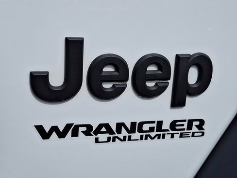 Used 2022 Jeep Wrangler Unlimited Sport image 29