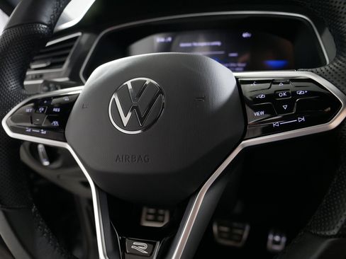 Certified 2024 Volkswagen Tiguan SE R-Line AWD/4WD image 25
