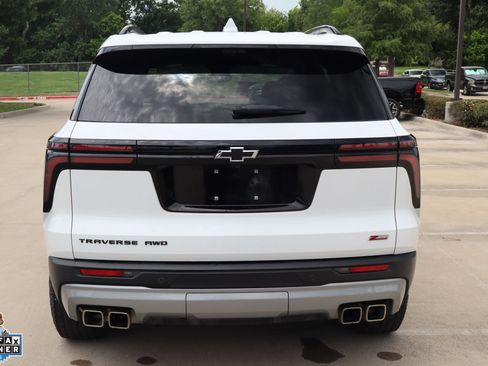 Used 2024 Chevrolet Traverse Z71 w/ Enhanced Driving Package AWD/4WD image 4