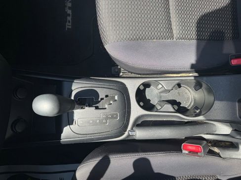 Used 2010 Hyundai Elantra GLS FWD image 33