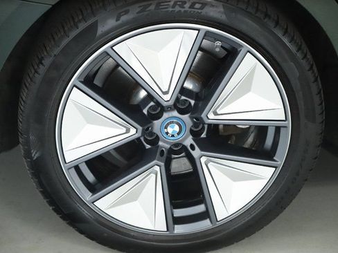 Used 2023 BMW i4 eDrive40 RWD image 13