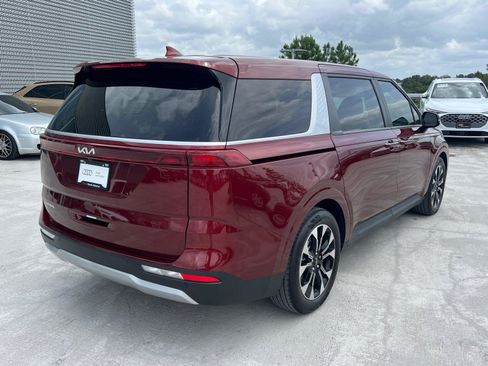 Used 2024 Kia Carnival EX FWD image 5
