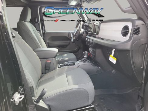 Used 2024 Jeep Wrangler Unlimited Sport AWD/4WD image 11