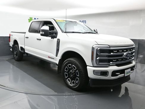 Used 2024 Ford F250 Platinum image 2