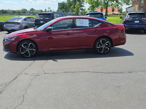 Used 2025 Nissan Altima 2.5 SR AWD/4WD image 4