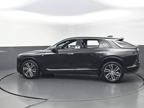 Used 2024 Cadillac Lyriq Luxury RWD image 3