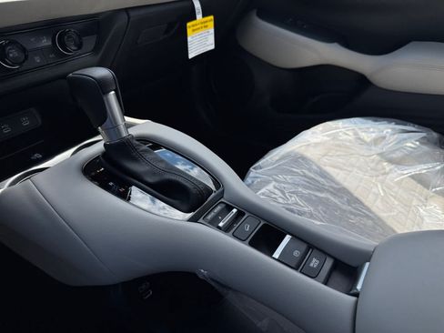 New 2027 Honda HR-V LX image 16