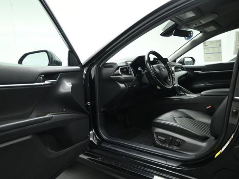 Used 2022 Toyota Camry SE image 8