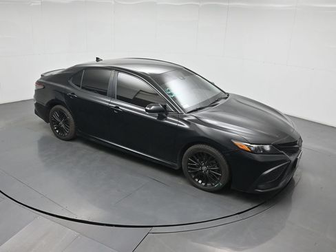 Used 2021 Toyota Camry SE w/ Convenience Package FWD image 26