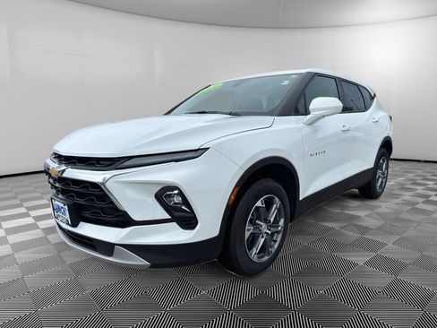 Used 2025 Chevrolet Blazer LT AWD/4WD image 1