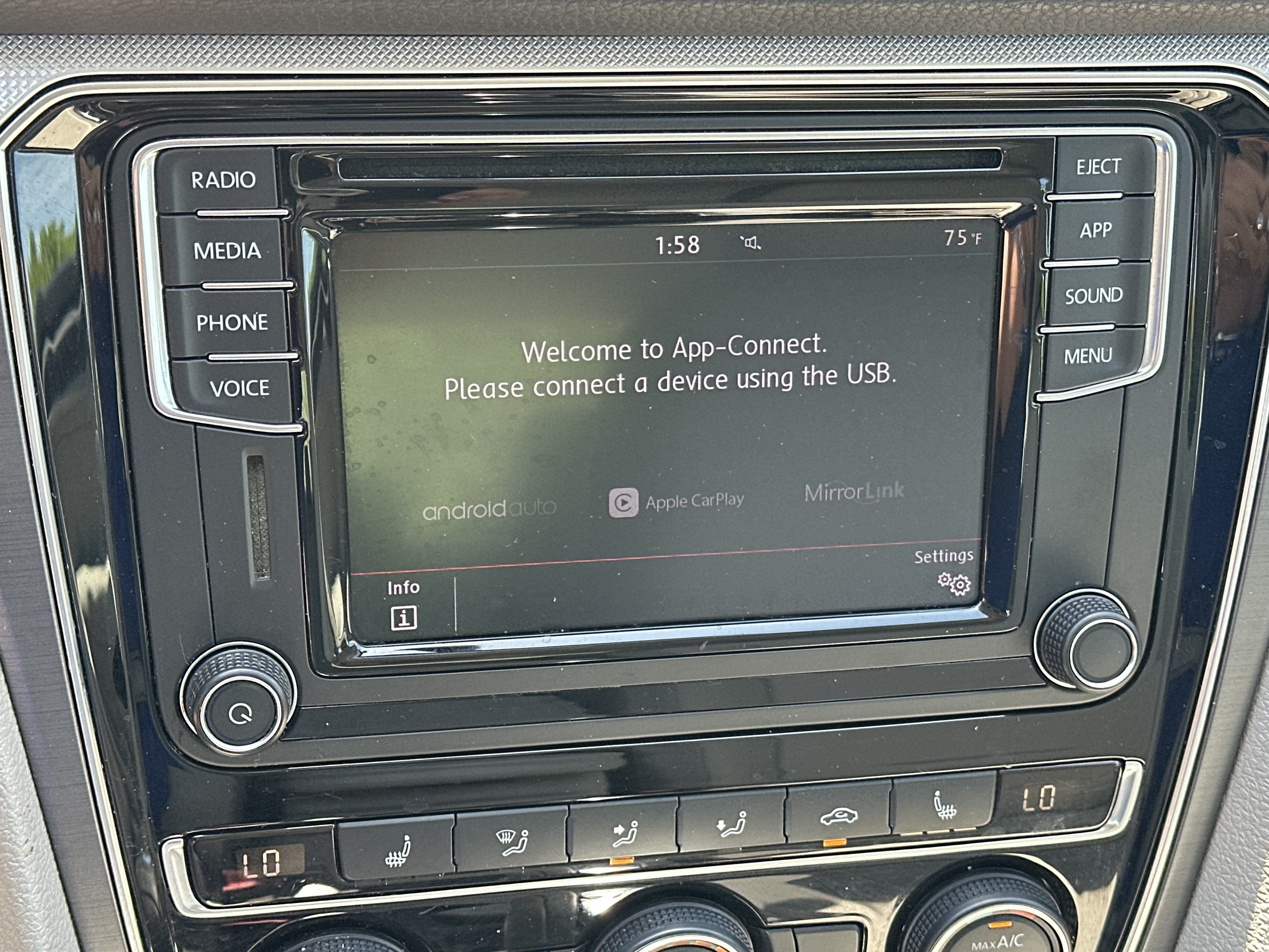 Used 2018 Volkswagen Passat 2.0T R-Line FWD image 24