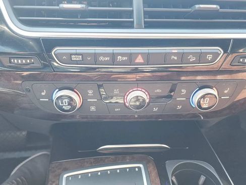 Used 2017 Audi Q7 3.0T Premium Plus AWD/4WD image 25