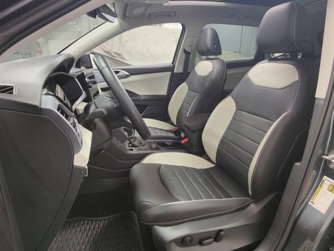 Used 2025 Volkswagen Taos SEL w/ Black Wheel Plus Package image 15