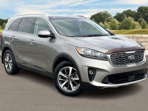 Used 2019 Kia Sorento EX w/ EX Touring Package image 2