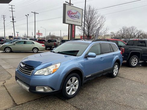 Used 2011 Subaru Outback 2.5i Limited w/ PWR Moonroof Pkg image 7