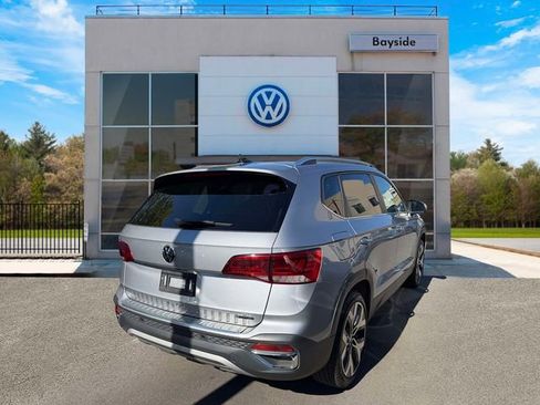 Certified 2022 Volkswagen Taos SEL AWD/4WD image 7
