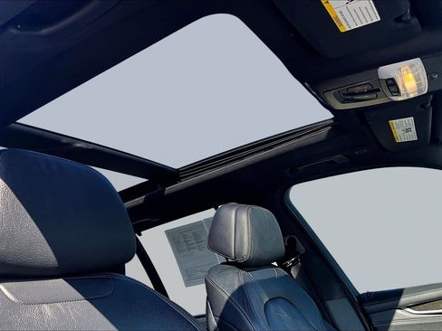 Used 2018 BMW X5 xDrive50i w/ M Sport Package image 28