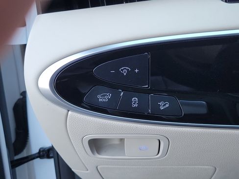 Certified 2026 Genesis GV70 2.5T image 9