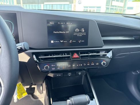 New 2026 Kia Niro LX FWD image 11