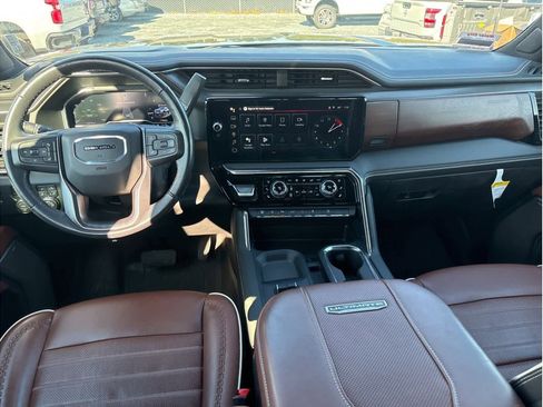 Used 2024 GMC Sierra 2500 Denali Ultimate image 4