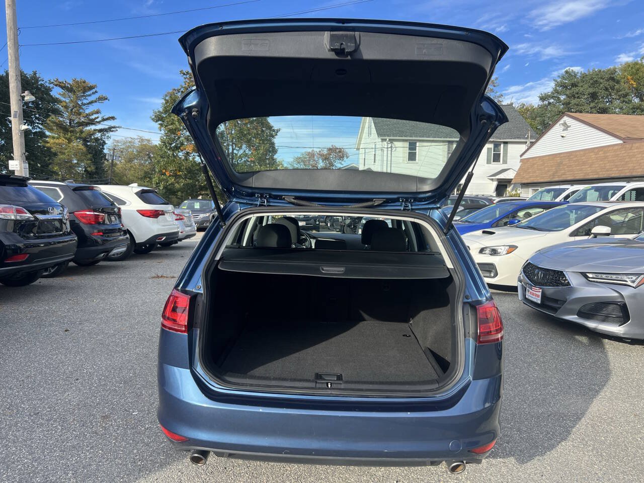 Used 2017 Volkswagen Golf S AWD/4WD image 9