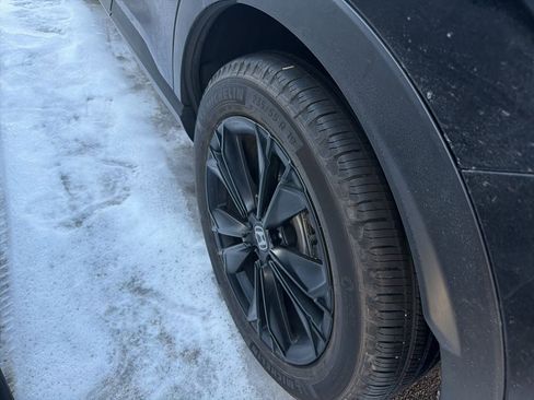 Used 2023 Honda CR-V EX-L image 9