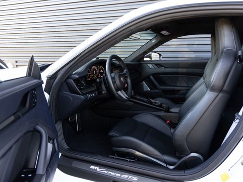 Certified 2025 Porsche 911 Carrera GTS RWD image 24