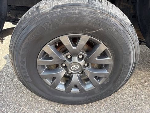 Used 2023 Toyota Tacoma SR5 AWD/4WD image 12