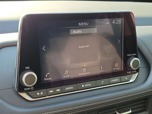 Used 2025 Nissan Rogue SV image 24