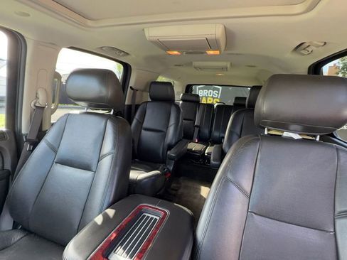 Used 2013 Cadillac Escalade ESV Premium image 17