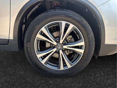 Used 2020 Nissan Rogue SV w/ Premium Package FWD image 13