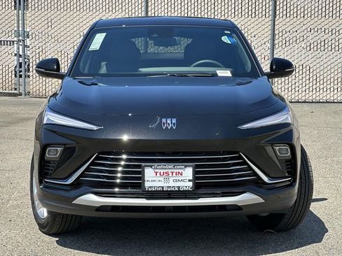 New 2025 Buick Envista Preferred image 2