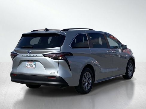 Certified 2023 Toyota Sienna XLE w/ XLE Plus Package FWD image 8
