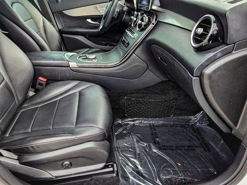 Used 2019 Mercedes-Benz GLC 300 GLC 300 image 36